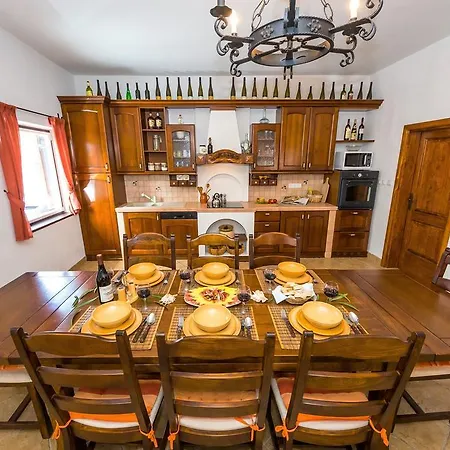 Holiday Dalmatina Casa vacanze Sukošan